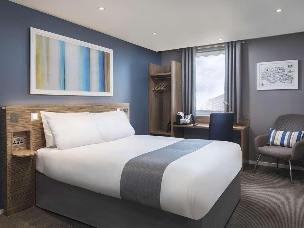 Travelodge London Ealing Oda fotoğraf