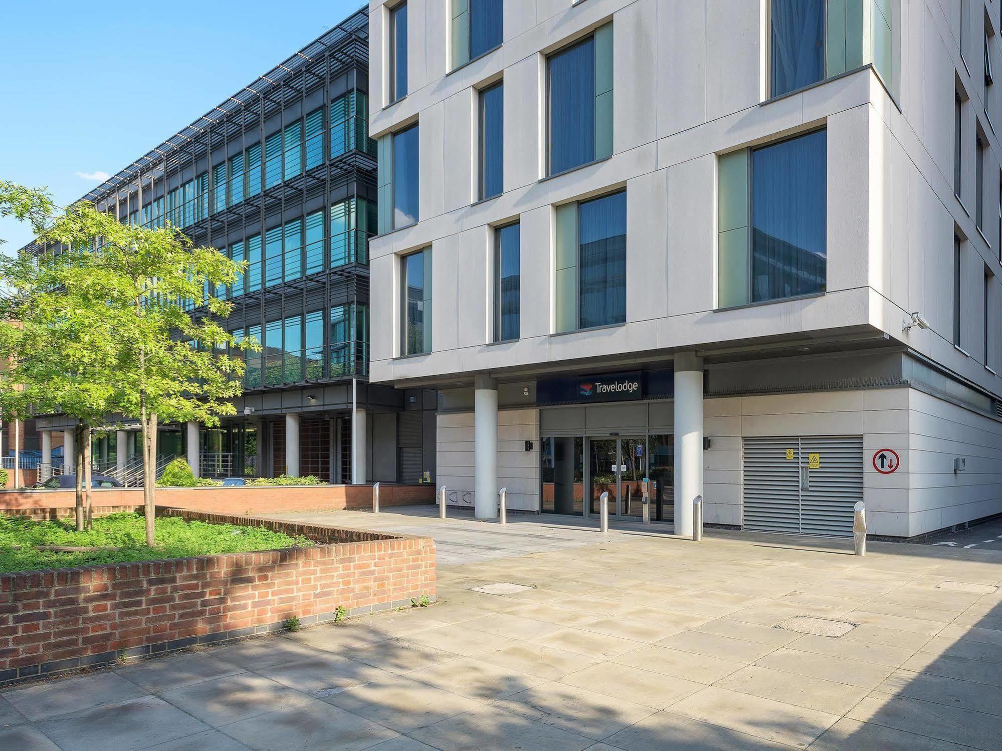 Travelodge London Ealing Dış mekan fotoğraf