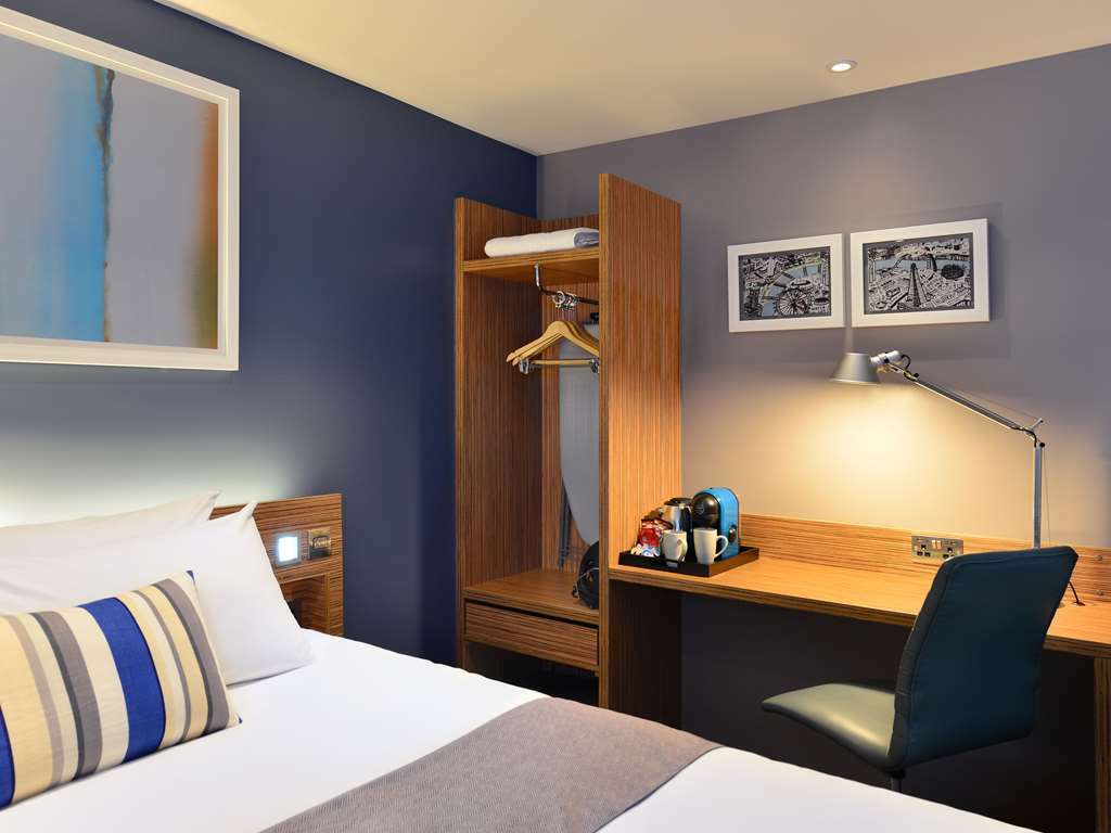 Travelodge London Ealing Oda fotoğraf